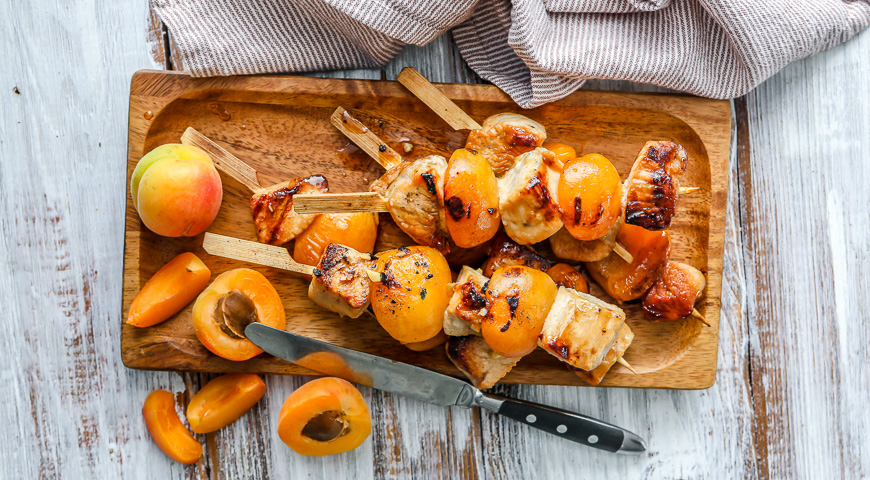 Delicious turkey and apricot shish kebab