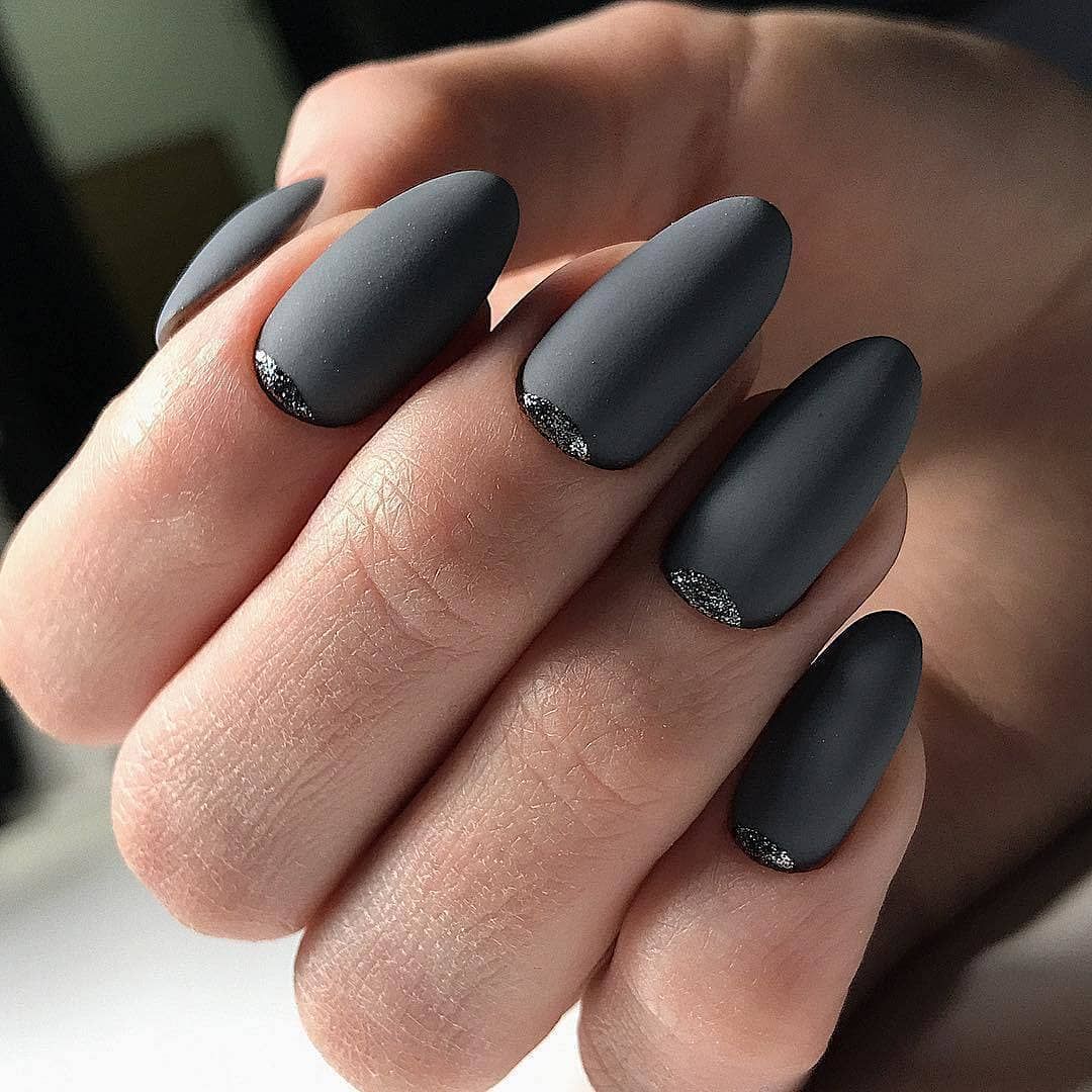 Grey manicure 2020