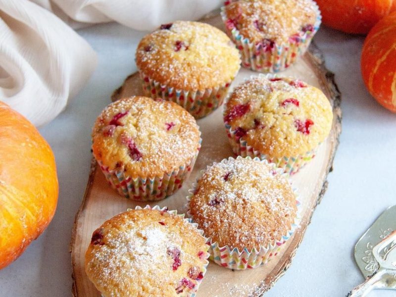 Muffins with lingonberries