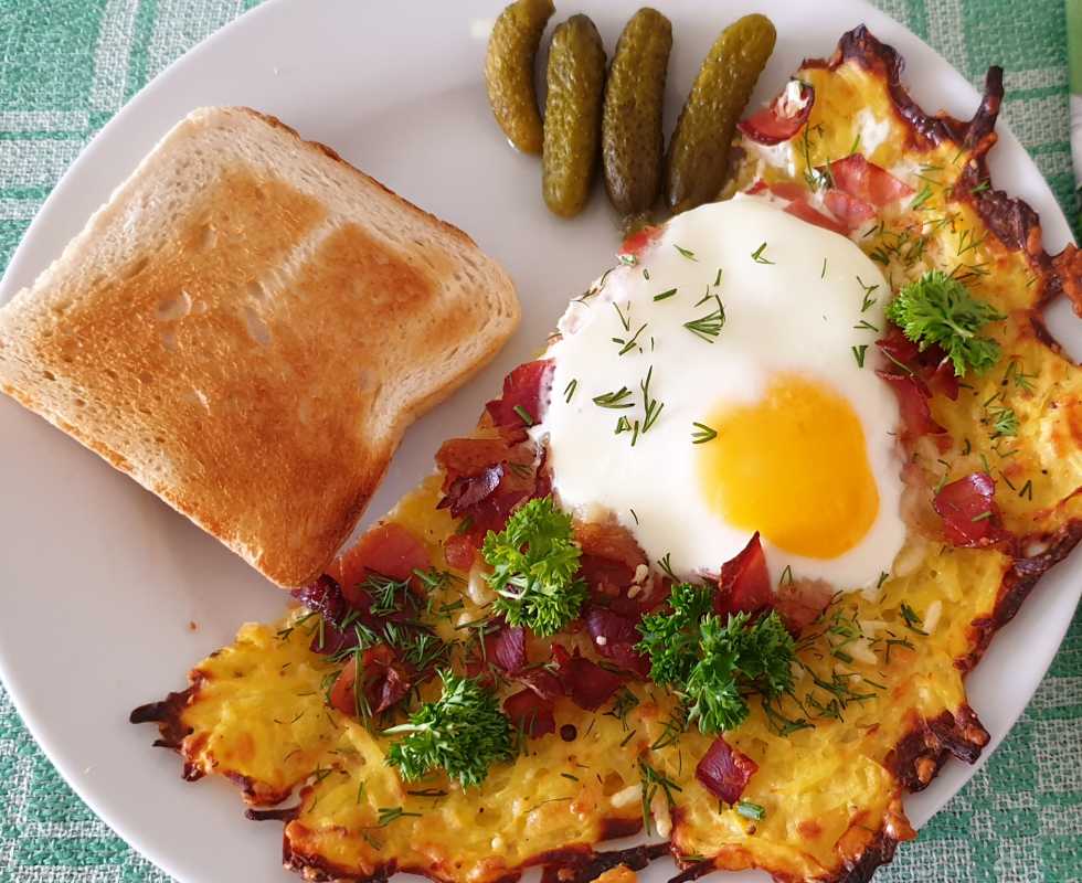 hashbrown with egg