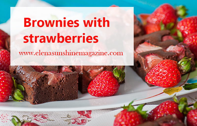 Brownies with strawberries