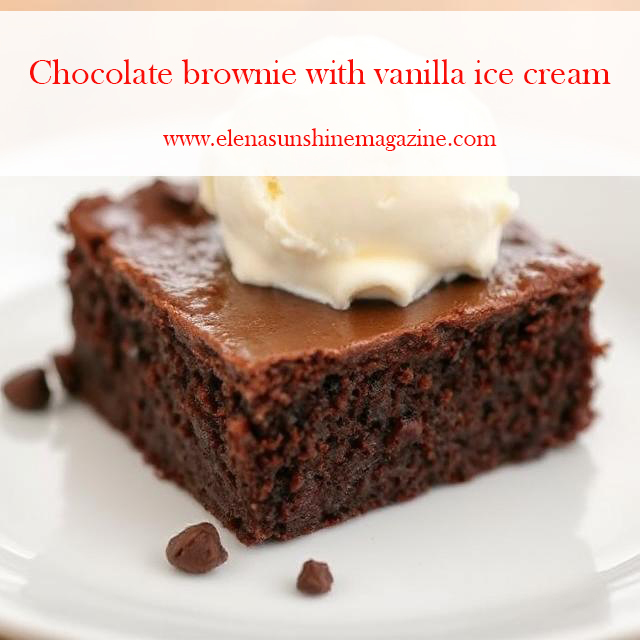 Chocolate brownie with vanilla ice cream