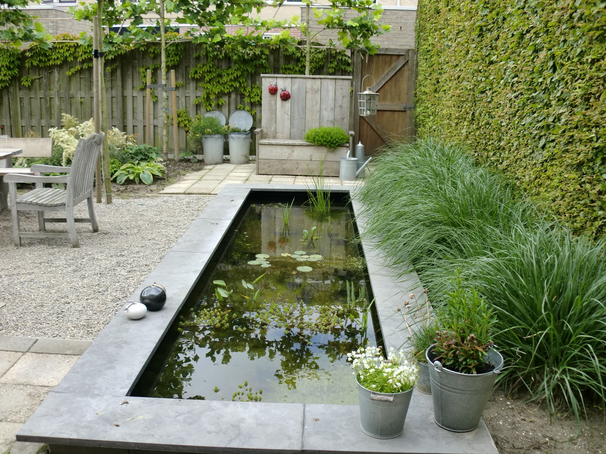 Decorative pond