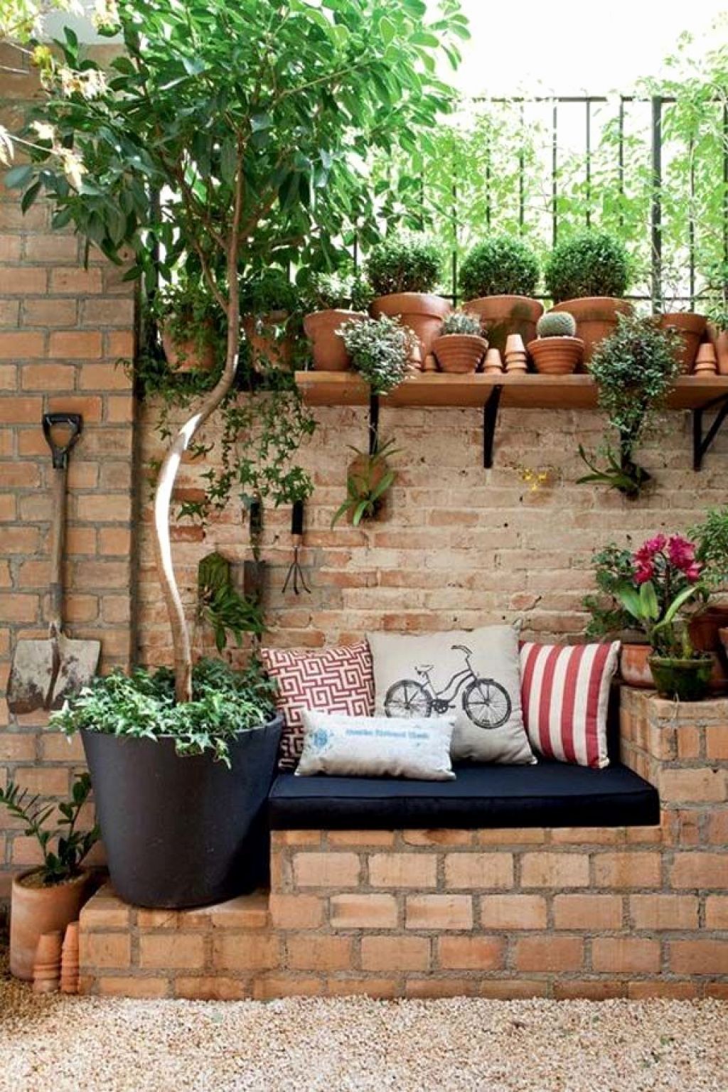 Decorative-wall-for-patio-interio