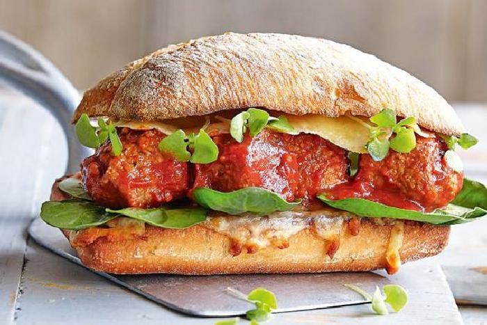 Sandwich with meatballs and Pesto sauce
