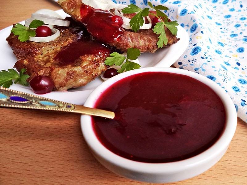 Berry sauce for cowberry meat