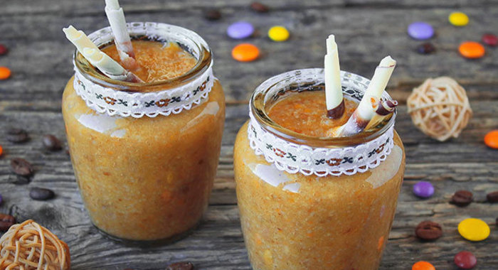 Coffee smoothie with persimmon