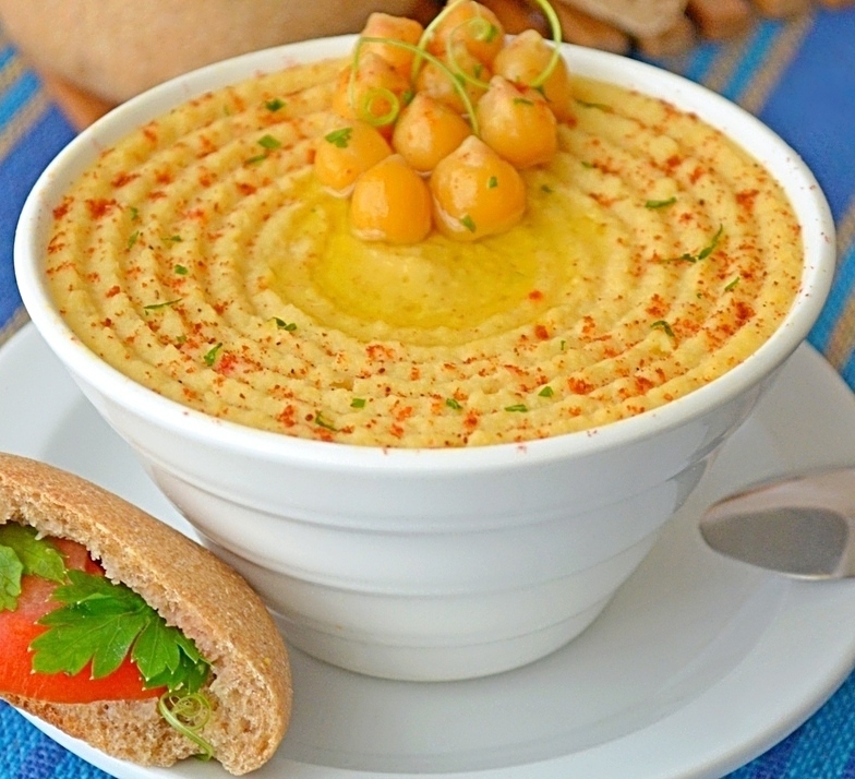 Chickpea hummus with baked pepper
