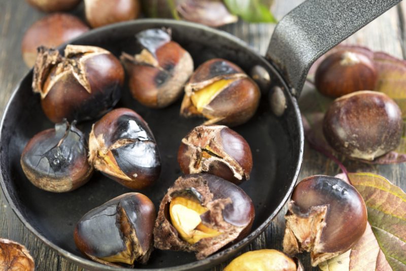 How to fry chestnuts in a frying pan?
