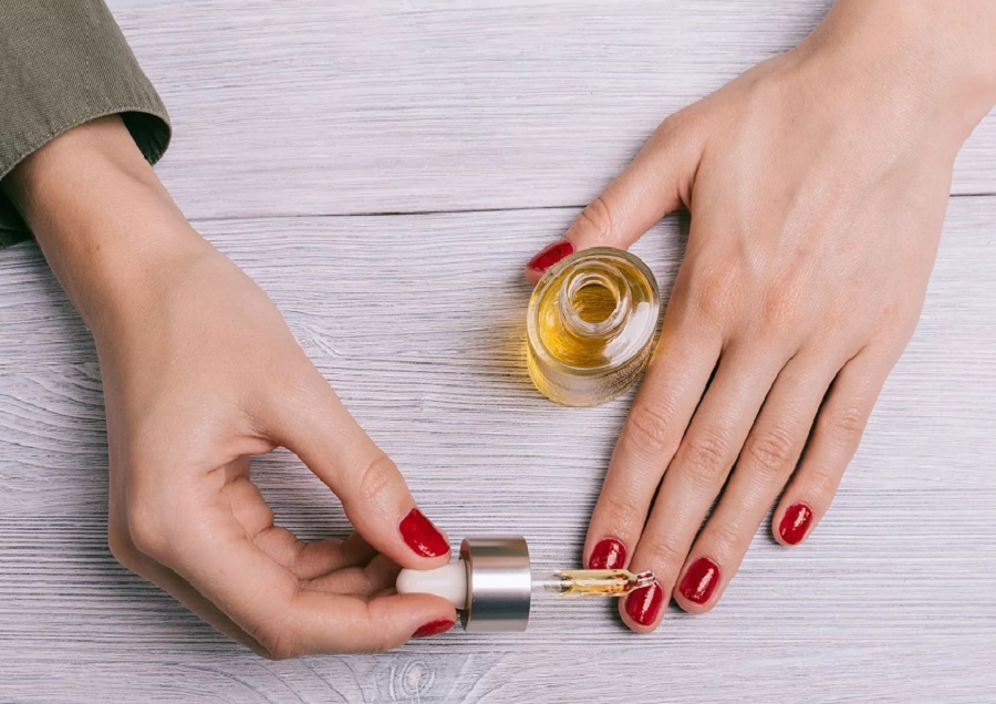  Natural cosmetics Jojoba oil for nails and cuticles