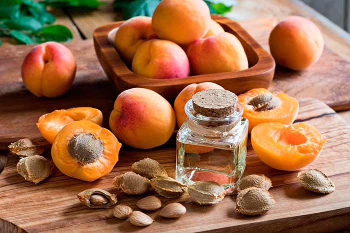 How to use peach oil for face?