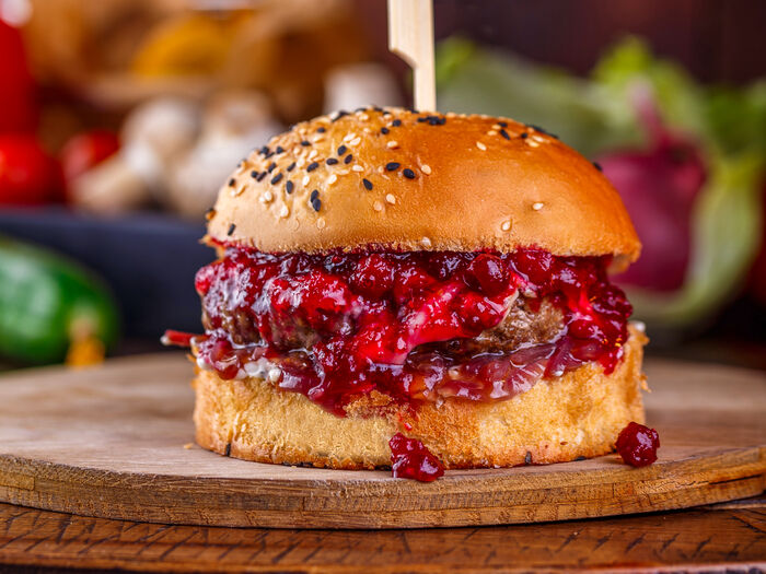 Minced beef mini burgers with cranberry jelly