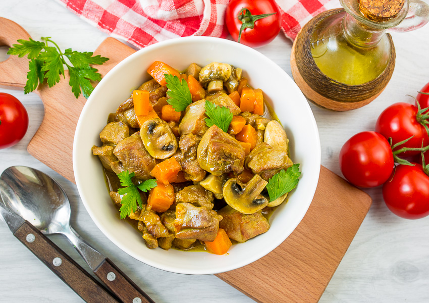 Turkey dish with mushrooms and persimmons