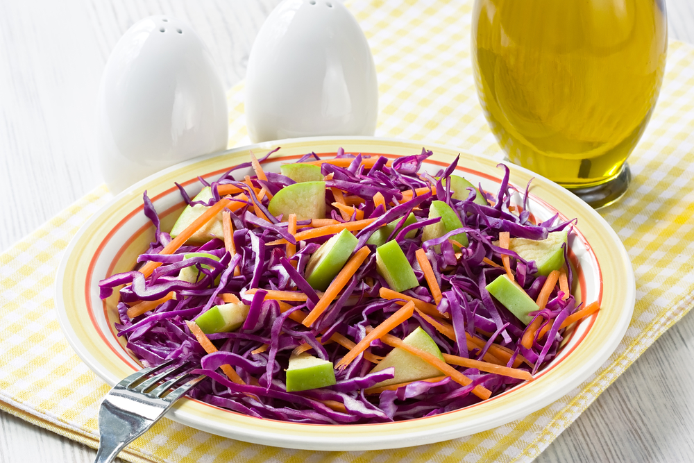 Salad of red cabbage with apples