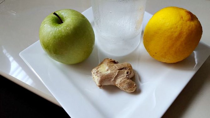 Ginger, lemon and apple shot