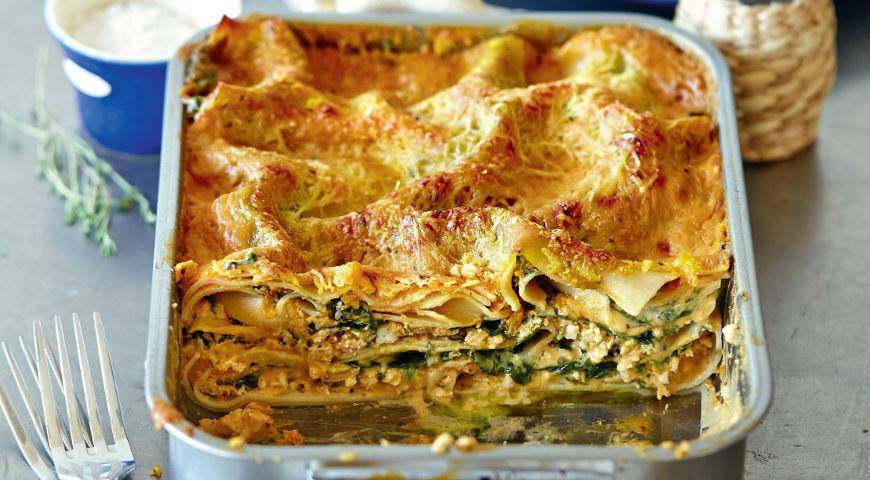 Recipe for lasagna with pumpkin and curly cabbage