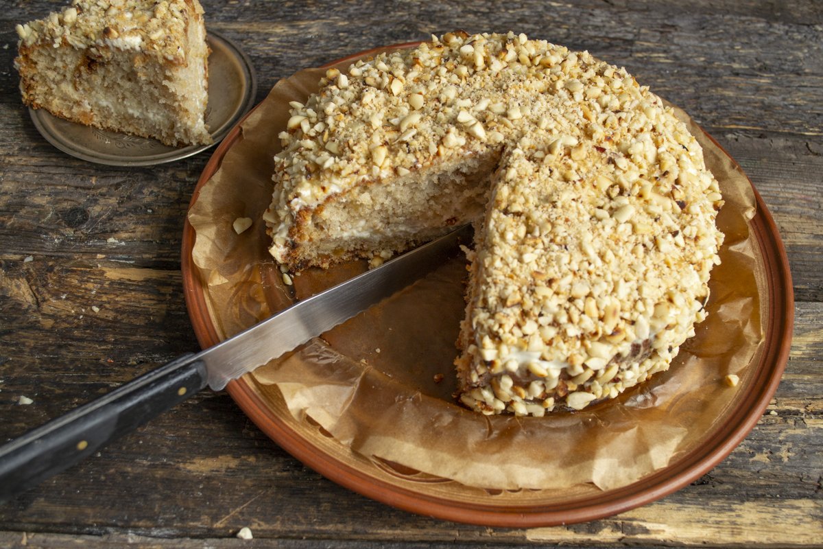 Nut cake without flour