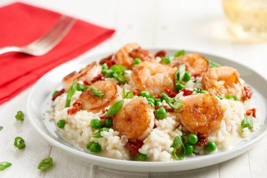 Risotto with shrimp, green peas and mint