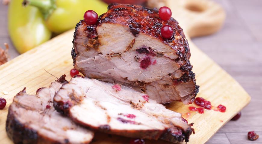 Boiled pork with dried cranberries
