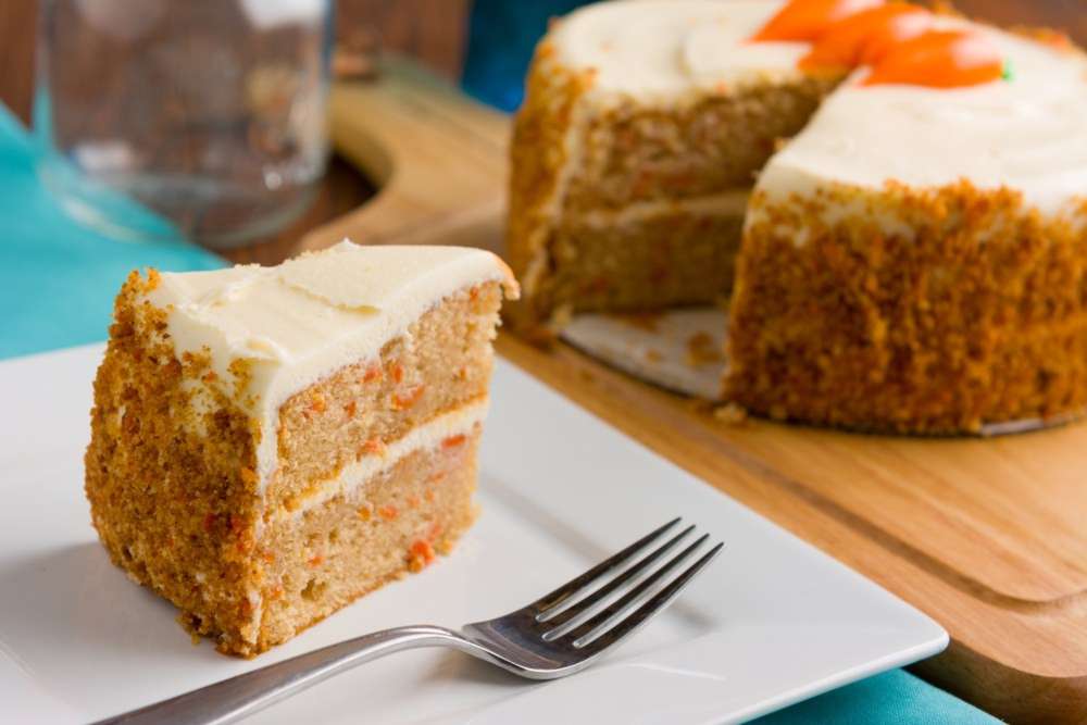 Carrot cake with vanilla cream