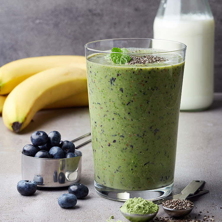 Invigorating pineapple kiwi banana and spinach smoothie