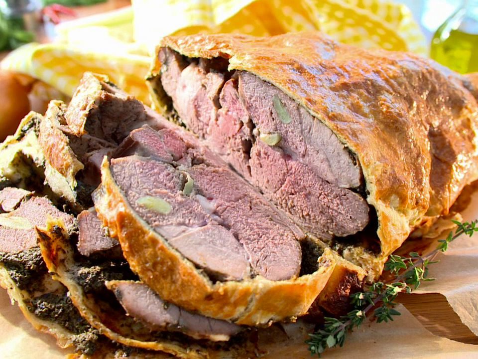 Lamb leg baked in puff pastry