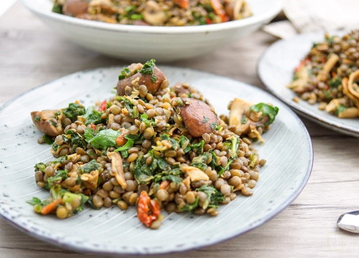Sprouted lentils with porcini mushrooms