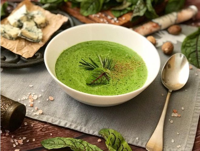 White bean puree with spinach