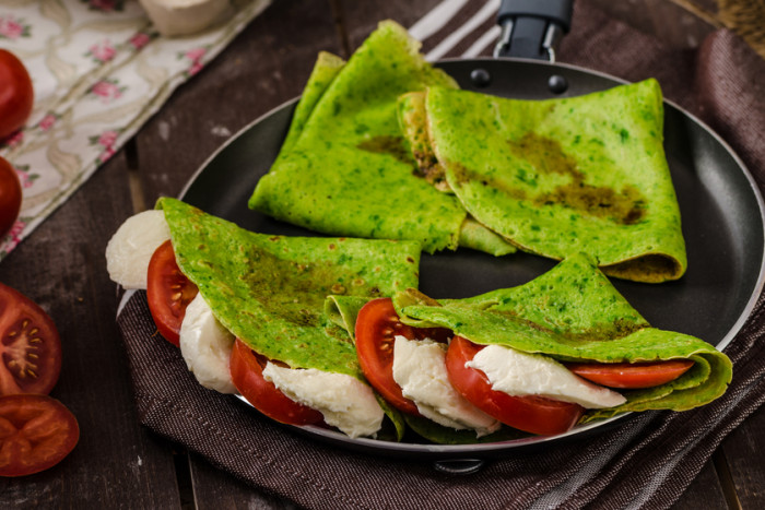 Green buckwheat and spinach pancakes
