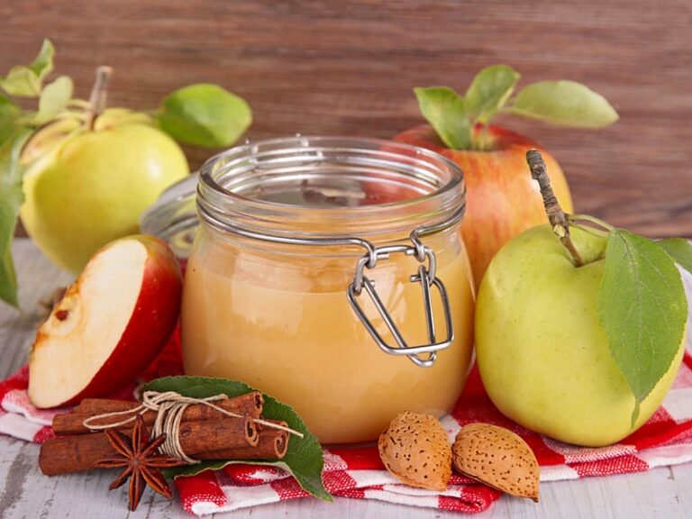 Apple face masks healing recipes for all skin types. Natural
