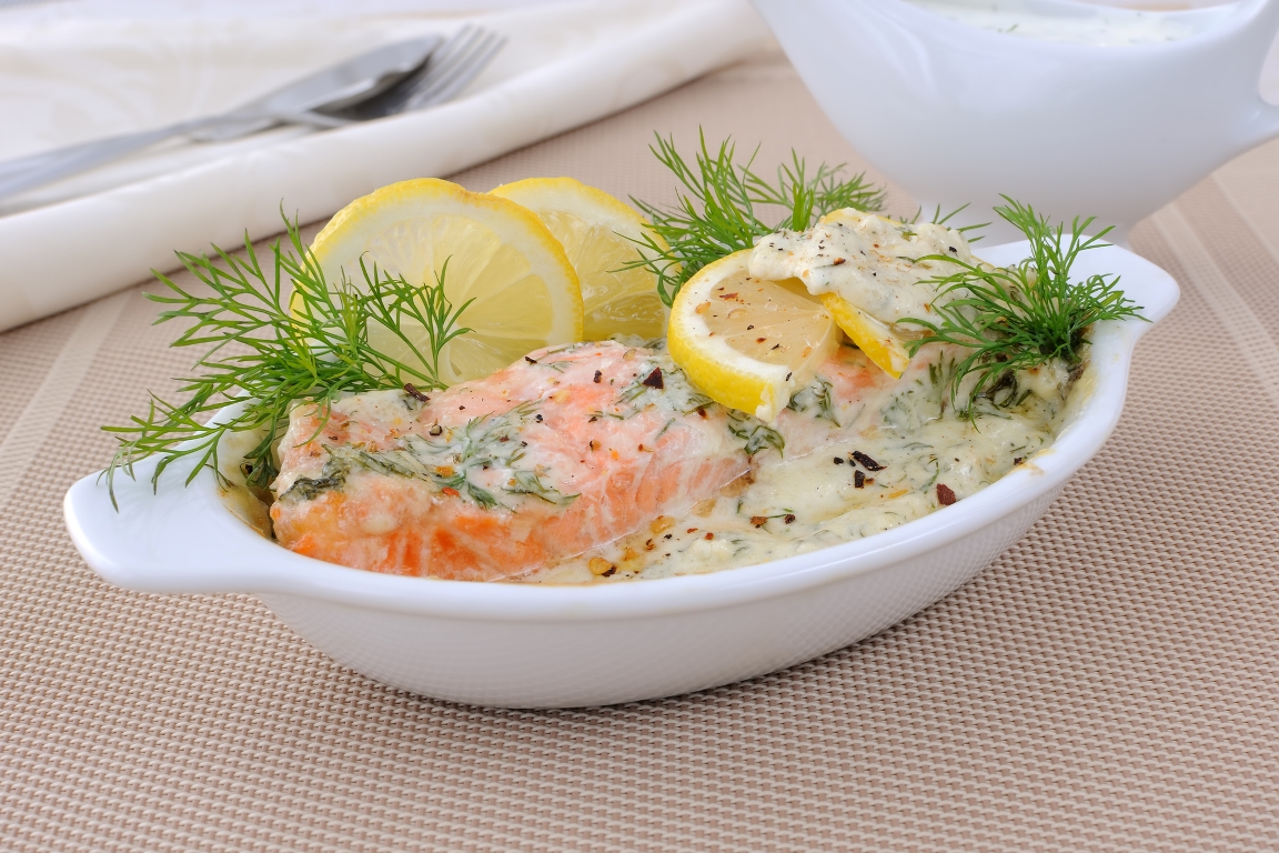 Salmon fillet baked in coconut sauce