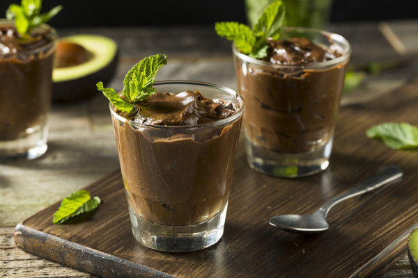 Avocado chocolate mousse with cashew cream